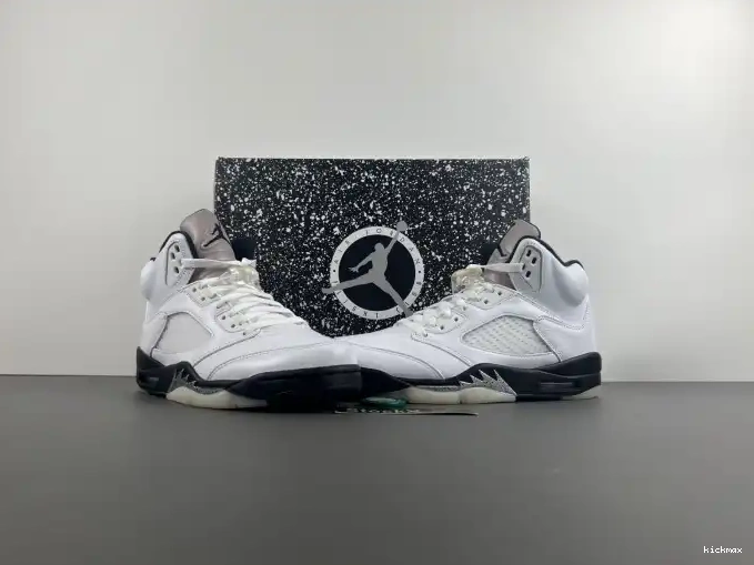 Cheap MAX RETRO 'WHITE AIR JORDAN DD0587-110 5 BLACK' 0502